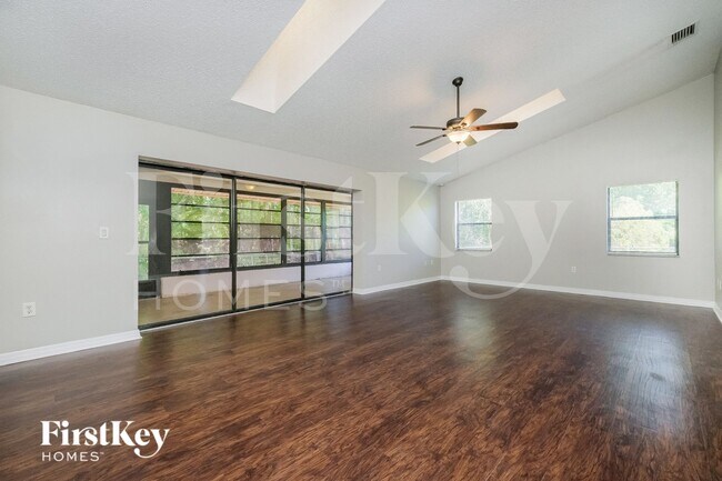 Foto del edificio - 8604 Knob Hill Ct