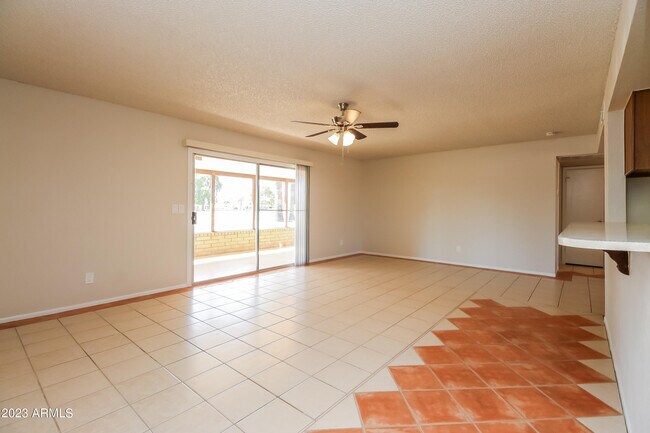 Foto del edificio - 7417 E Edgewood Ave