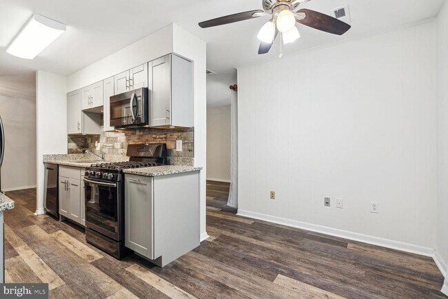 Foto del edificio - 3326 Woodburn Village Dr