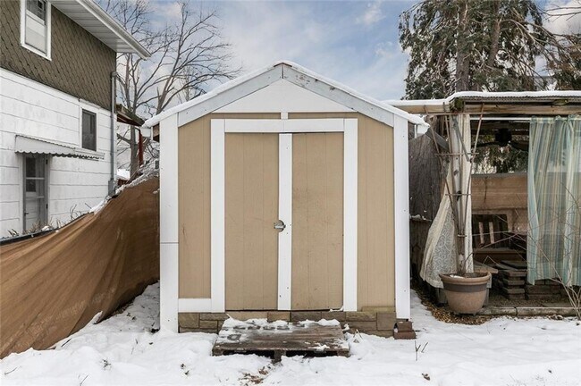Building Photo - Updated SW Side 2 bed/1.5 Bath
