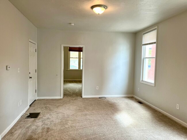Living room - 241 W 9th Ave