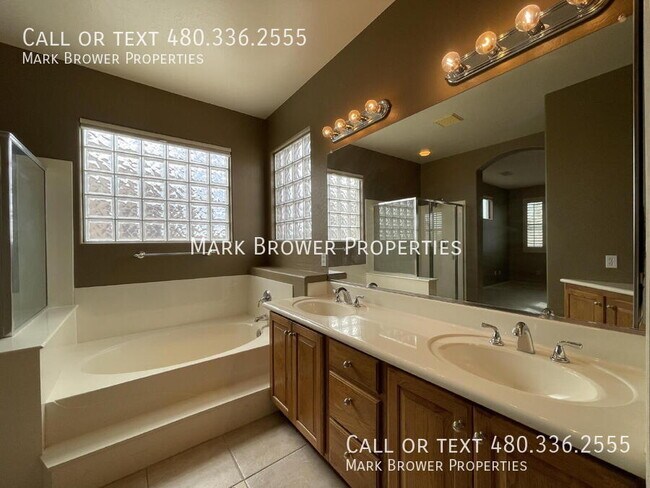 Building Photo - 17453 W Rock Ledge Rd