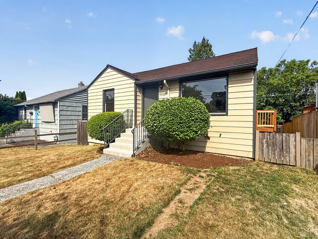 Photo - 7924 13th Ave SW (Seattle, WA) House