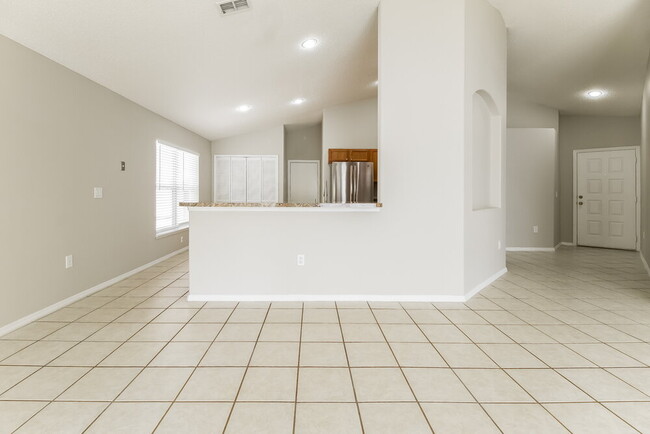 Building Photo - 1802 Meadow Pond Way
