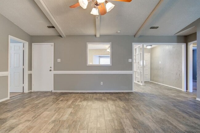 Building Photo - Pre-leasing this Beautiful 3/2/2 Home! Available JULY 1st