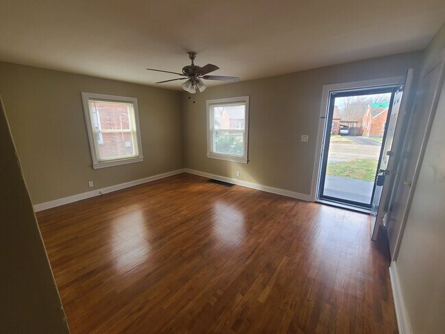 Foto del edificio - Extra clean and spacious home with a finis...