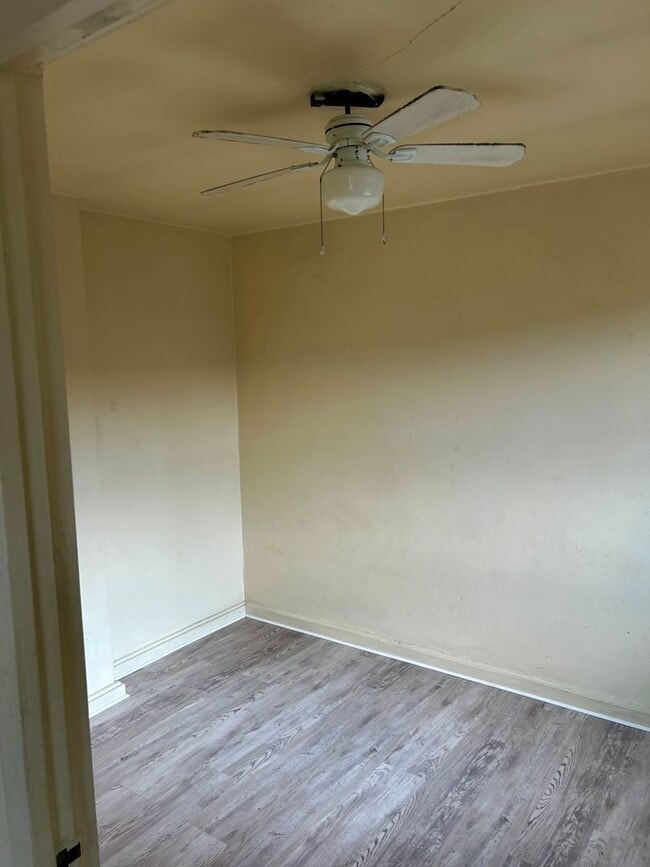 Building Photo - Top Floor 2 Bedroom Apartment  in Shadyside