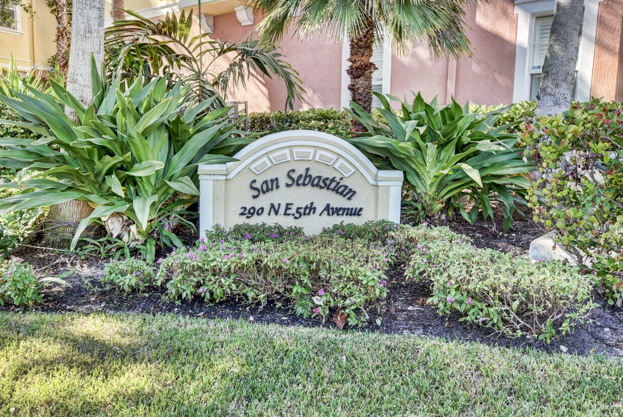 Foto principal - 290 NE 5th Ave