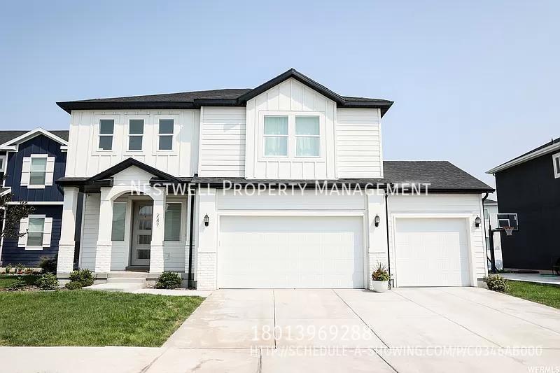 Primary Photo - Beautiful Newer Home in Vineyard! 4 Bedrooms