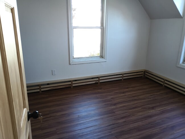 Building Photo - 10 Flint St