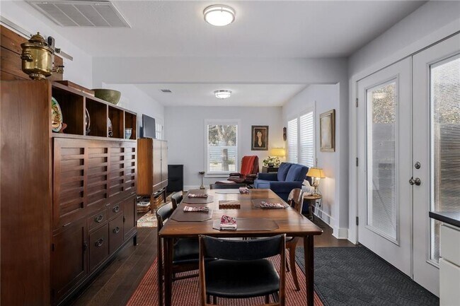 Foto del edificio - 5101 Woodrow Ave