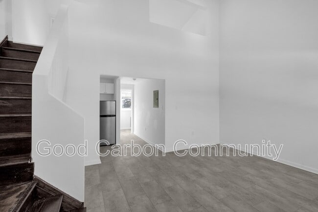 Building Photo - 209 Summer St