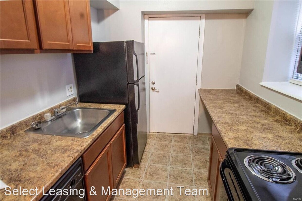 Foto principal - 5576 Pershing Ave