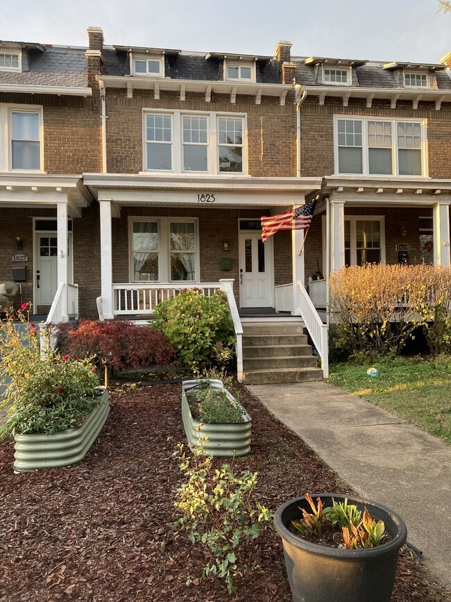 Foto del edificio - 1825 Massachusetts Ave SE