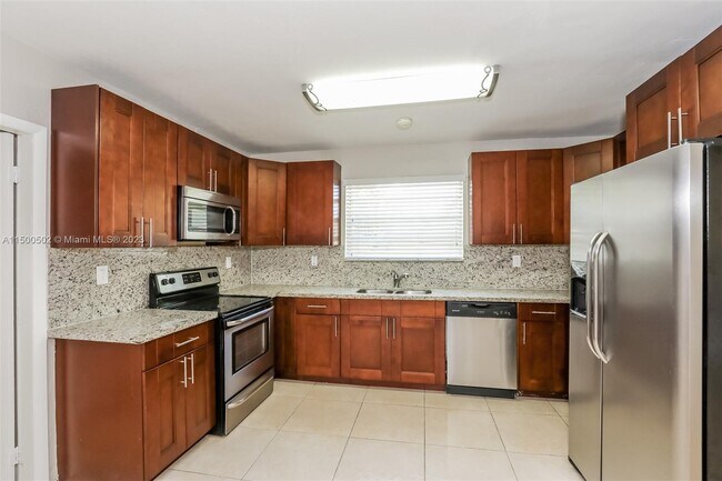 Foto del edificio - 7140 Scott St