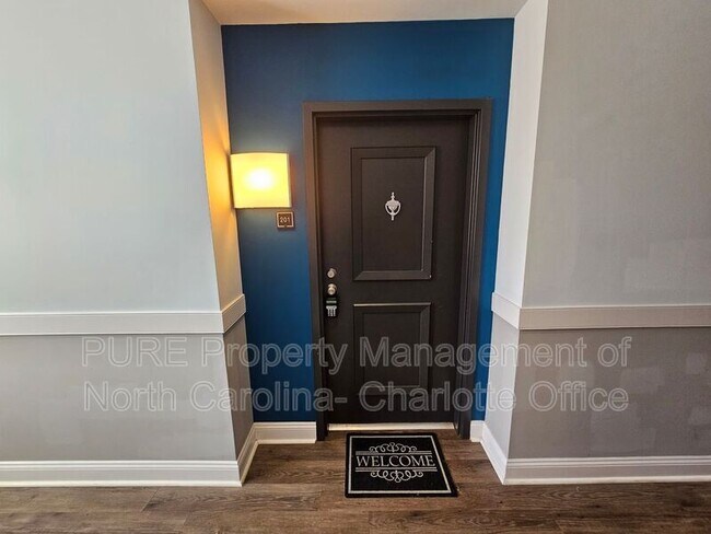 Foto del edificio - 3920 Sharon Rd