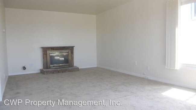 Building Photo - 16046 Carolyn St