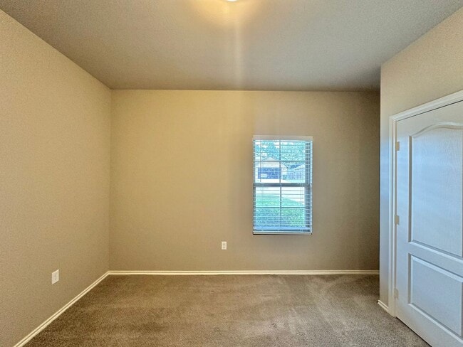 Building Photo - AVAILABLE NOW! Cozy 4 Bedroom2 Bath Home in West Tyler!