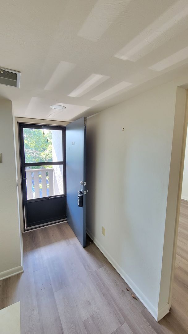 Foto del edificio - Holly Tree Condos - mid town Wilmington!