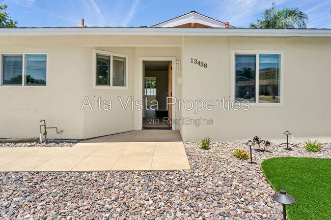 Foto del edificio - 13438 Buxton Ave