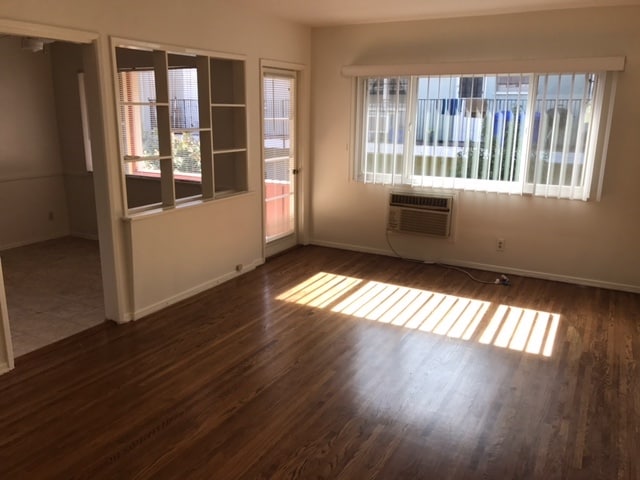 Building Photo - 831 S Gramercy Pl
