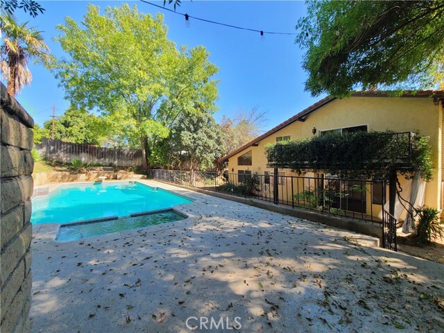 Foto del edificio - 109 E Hilton Ave