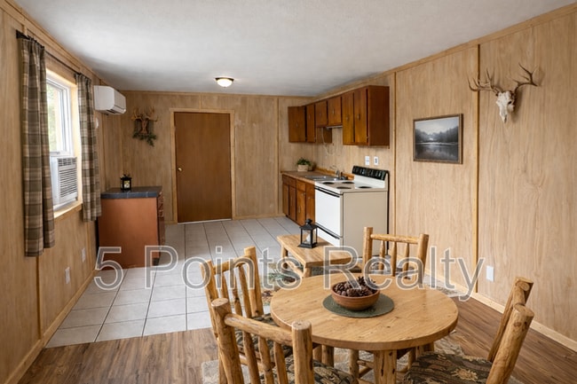 Foto del edificio - 7435 Cycle Ln