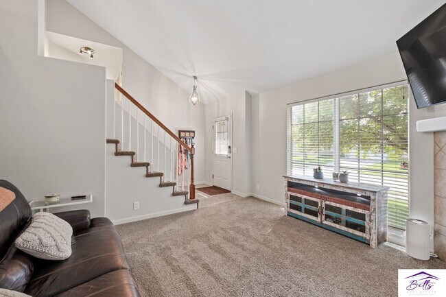 Foto del edificio - Beautiful Multilevel home in Cattail Creek III