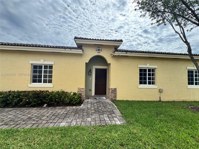 Foto del edificio - 3384 NE 11th Dr