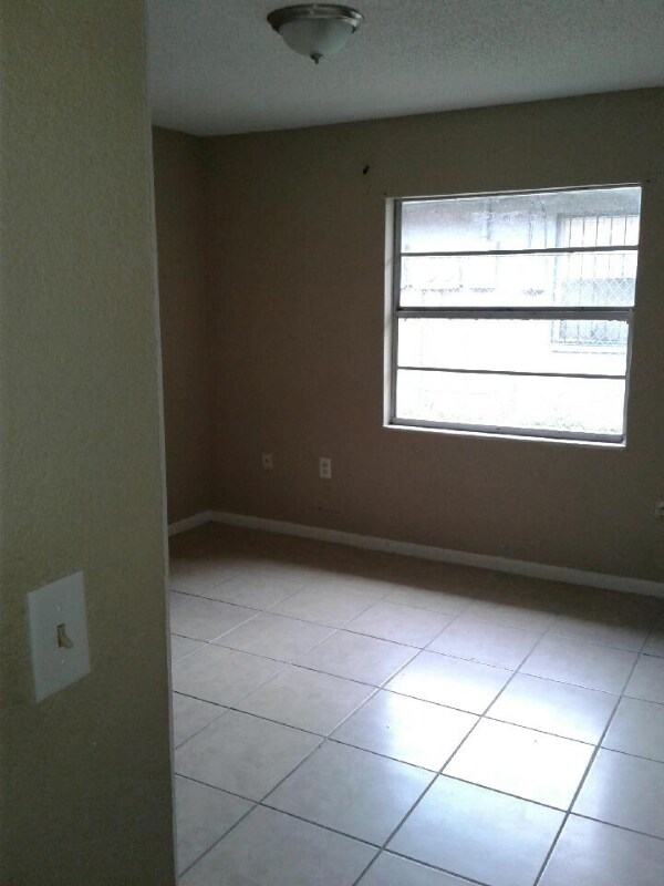 Foto del edificio - 512 Dade Ave