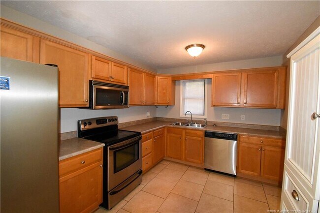 Foto del edificio - 521 Andover Rd