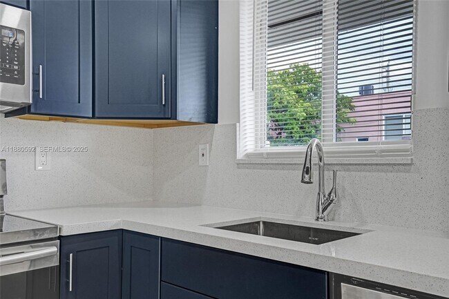 Foto del edificio - 136 NW 6th Ave