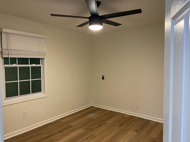 Foto del edificio - 567 Woodland Ln