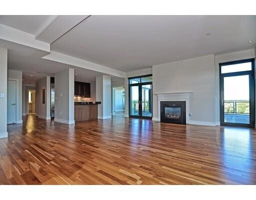 Building Photo - 2400 Beacon St