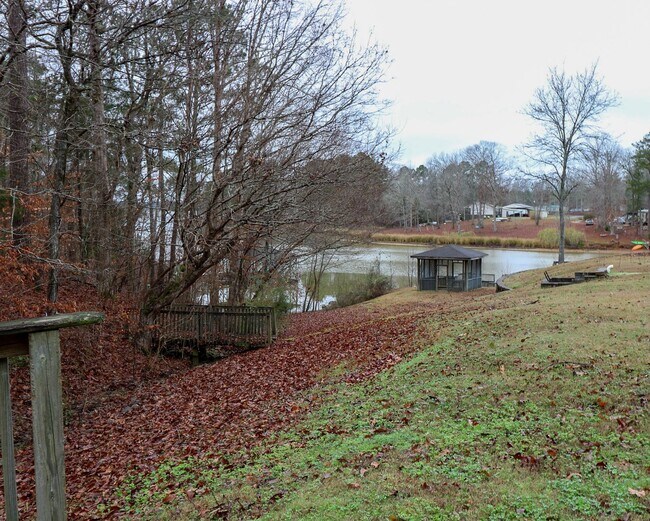 Building Photo - One Bedroom Apartment with Lake Access