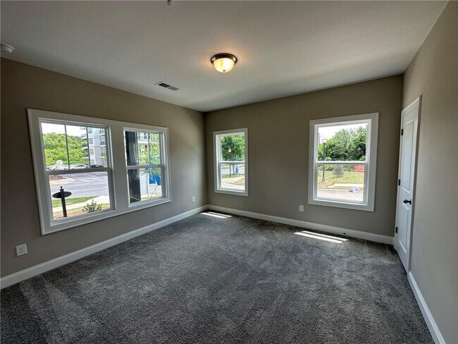 Building Photo - 6045 Liatris St SE