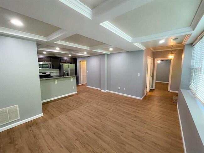 Building Photo - 2637 Twin Oaks Dr NW