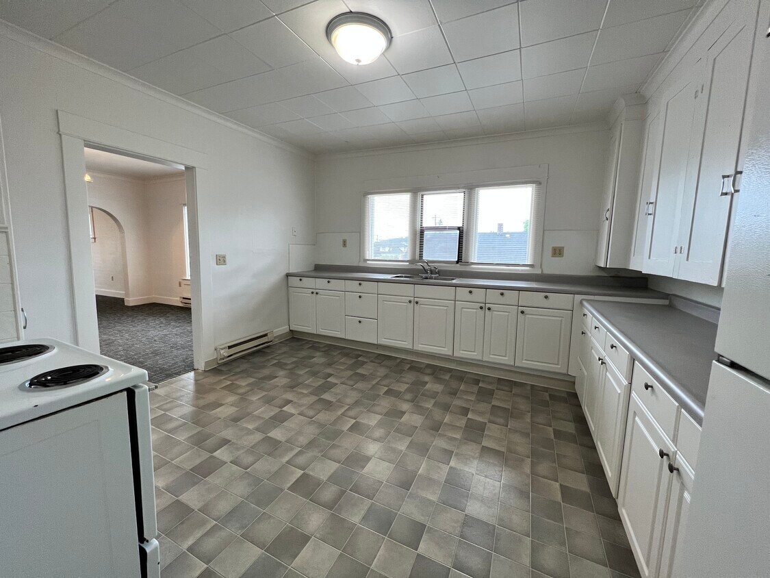 626 Monroe St Unit A, Hoquiam, WA 98550 Apartments 626 Monroe St