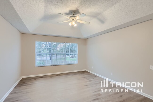 Building Photo - 832 Garden Glen Loop