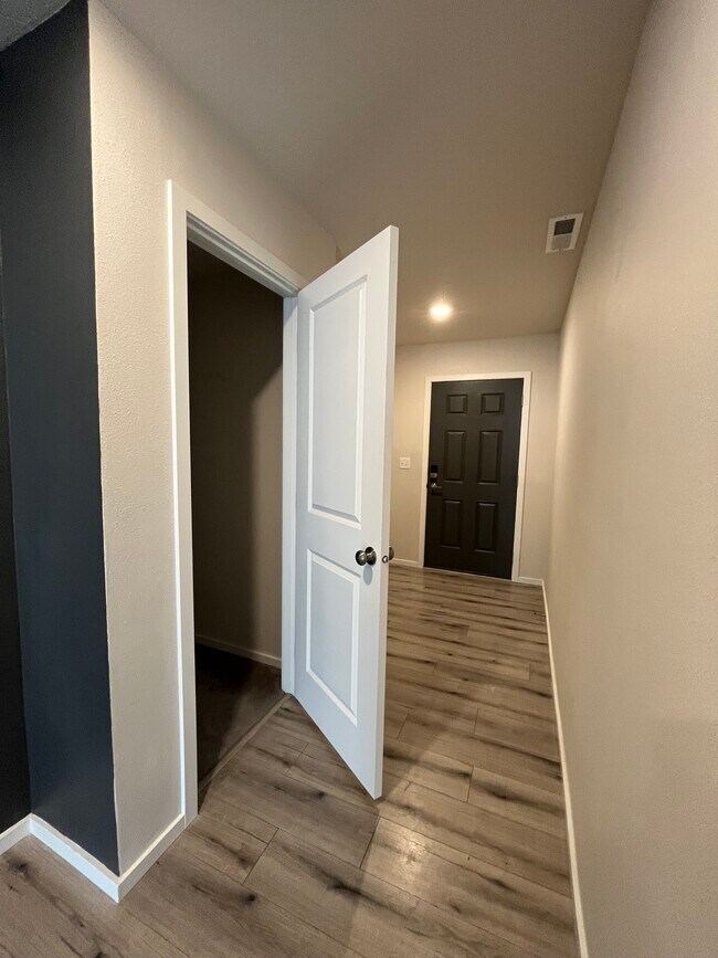 Foto del edificio - 4501 W Bedford Ave