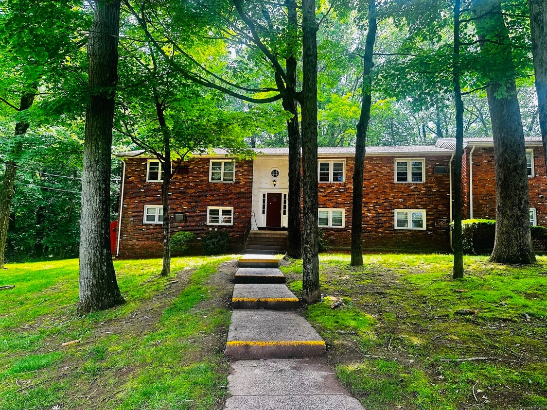 Primary Photo - 1117 Waterbury Rd