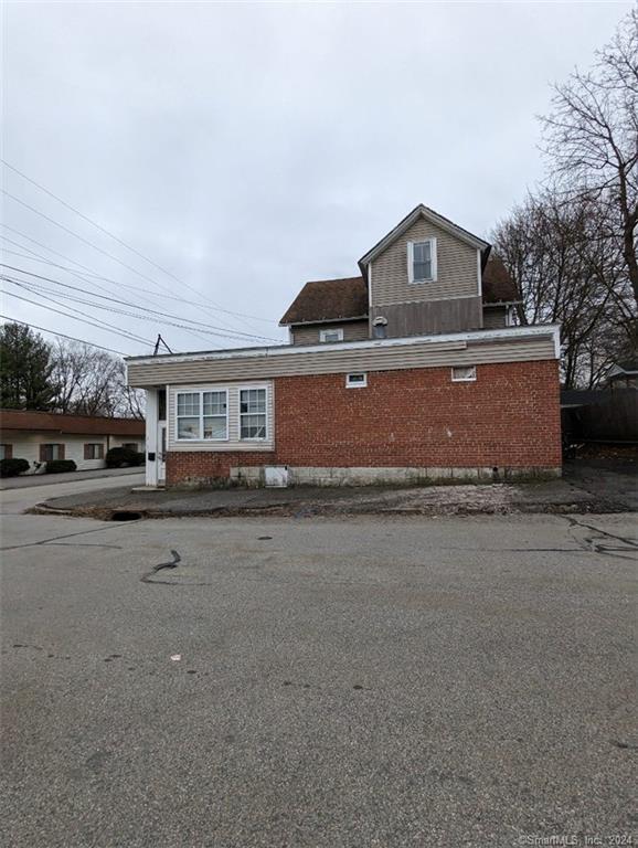 89 Culvert St, Torrington, CT 06790 Room for Rent in Torrington, CT