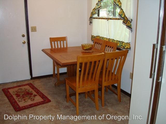 Foto del edificio - 89492 Sutton Pl