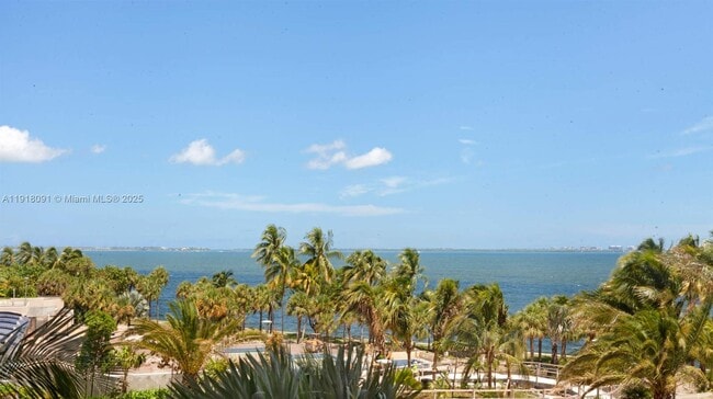 Foto del edificio - 1 Grove Isle Dr