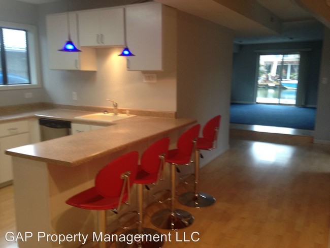 Building Photo - 238 N Tomahawk Island Dr