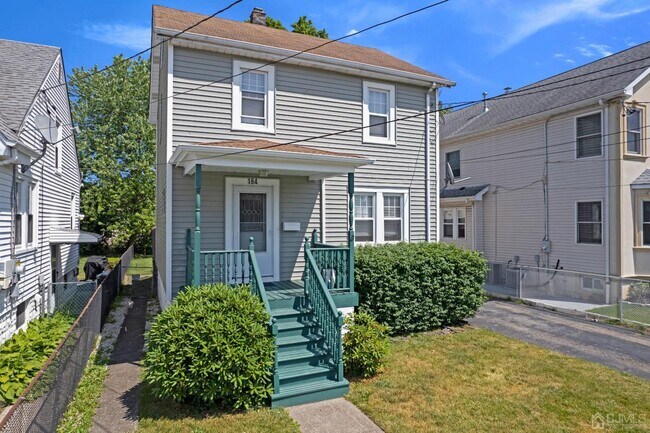 Foto del edificio - 184 Elmhurst Ave