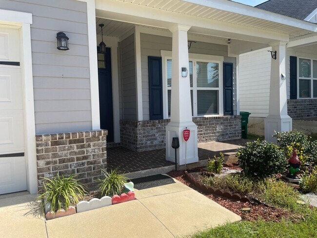 Building Photo - Beautiful 3/2 home for rent