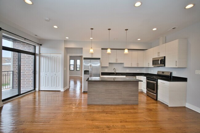 Foto del edificio - 2515 W Lawrence Ave