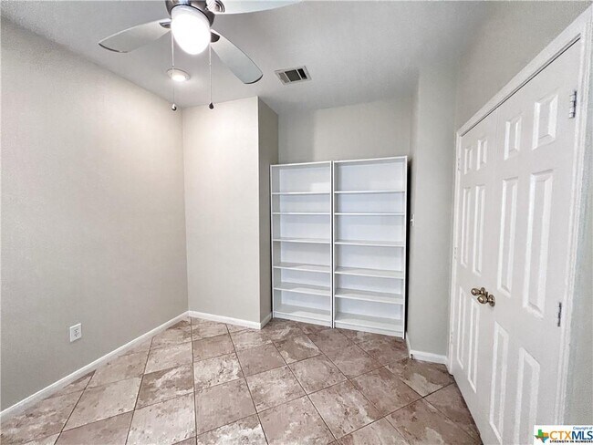 Building Photo - 2071 Heaton Hall Dr