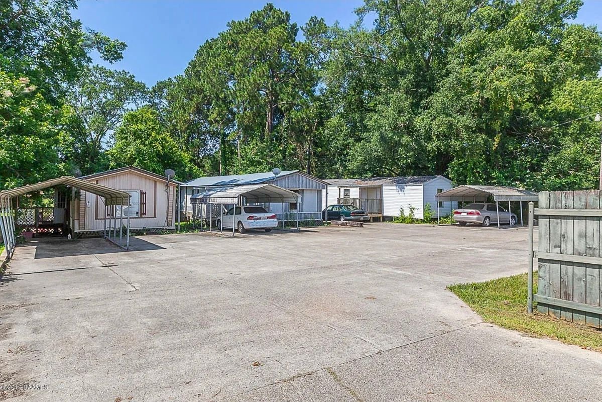 Building Photo - 436 E Pont Des Mouton Rd